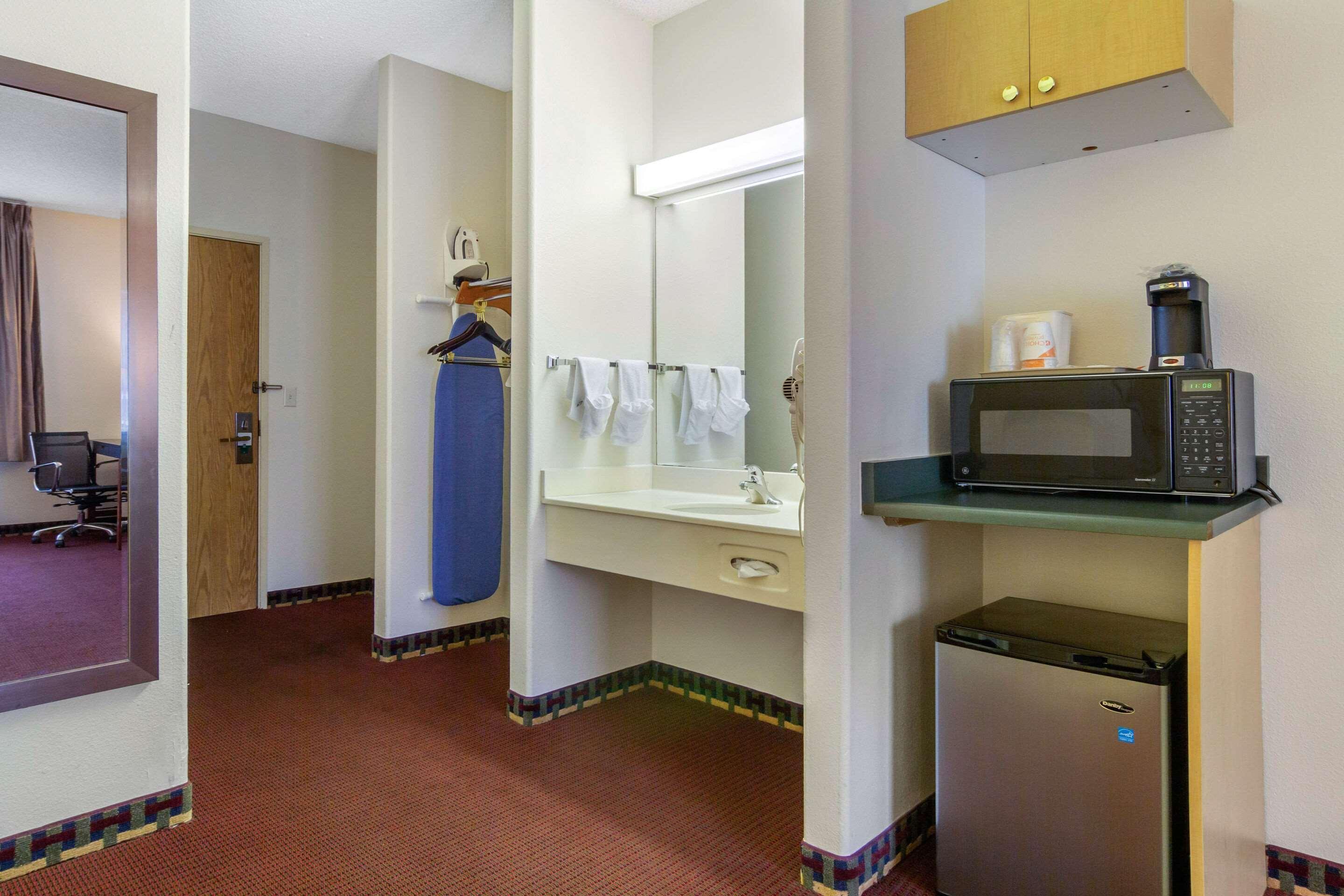 Quality Inn & Suites Lakewood - Denver Southwest Zewnętrze zdjęcie